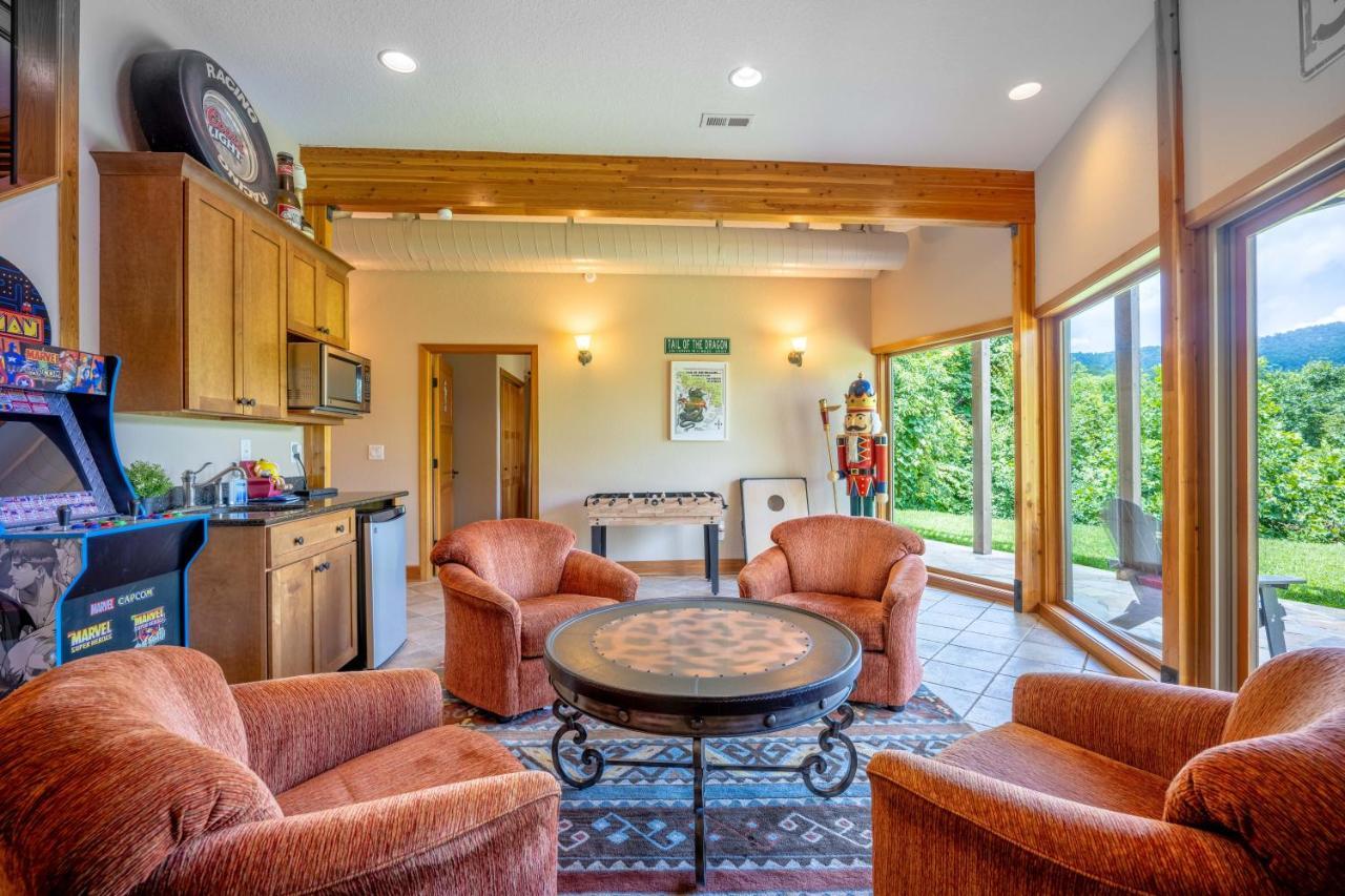 --Mountain Chalet Getaway With Breathtaking View Next To Tail Of Dragon-- Robbinsville Bagian luar foto