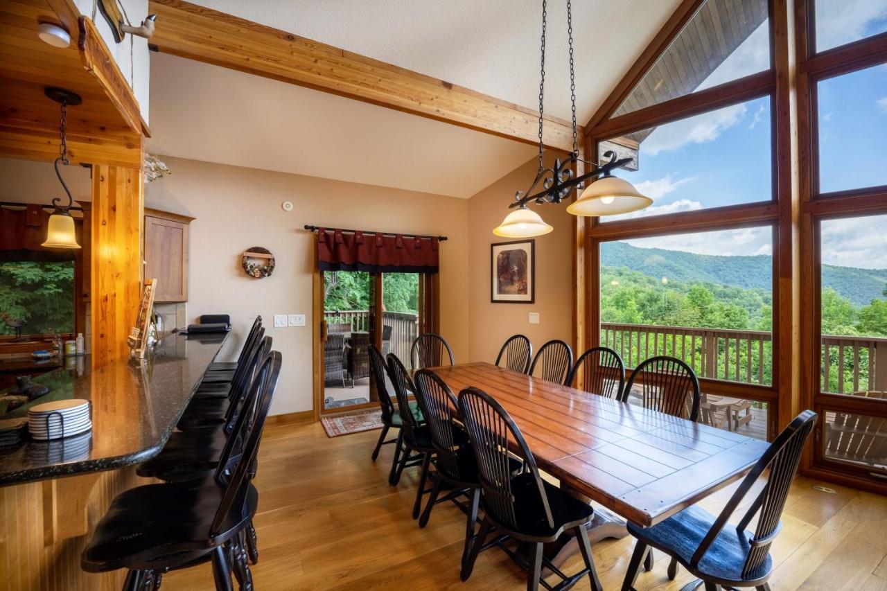 --Mountain Chalet Getaway With Breathtaking View Next To Tail Of Dragon-- Robbinsville Bagian luar foto