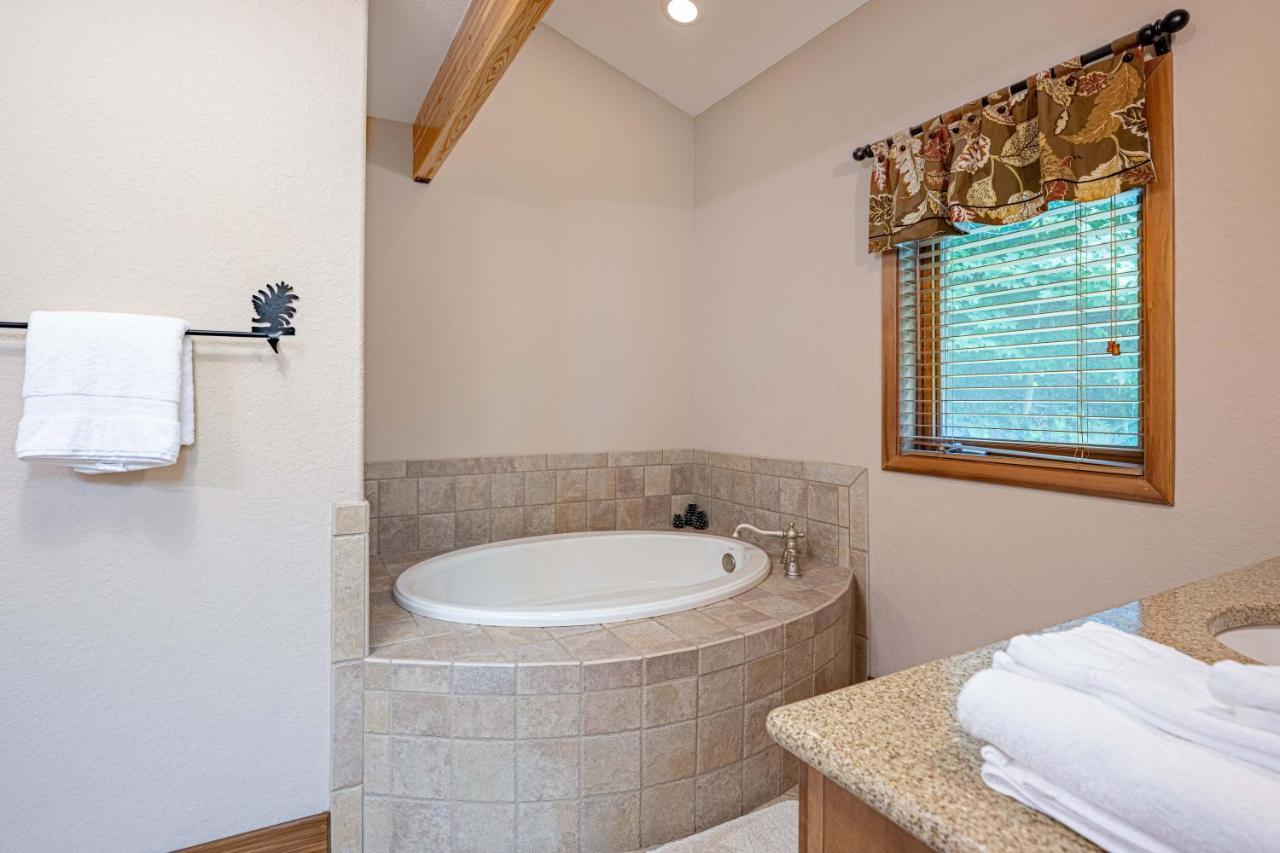--Mountain Chalet Getaway With Breathtaking View Next To Tail Of Dragon-- Robbinsville Bagian luar foto